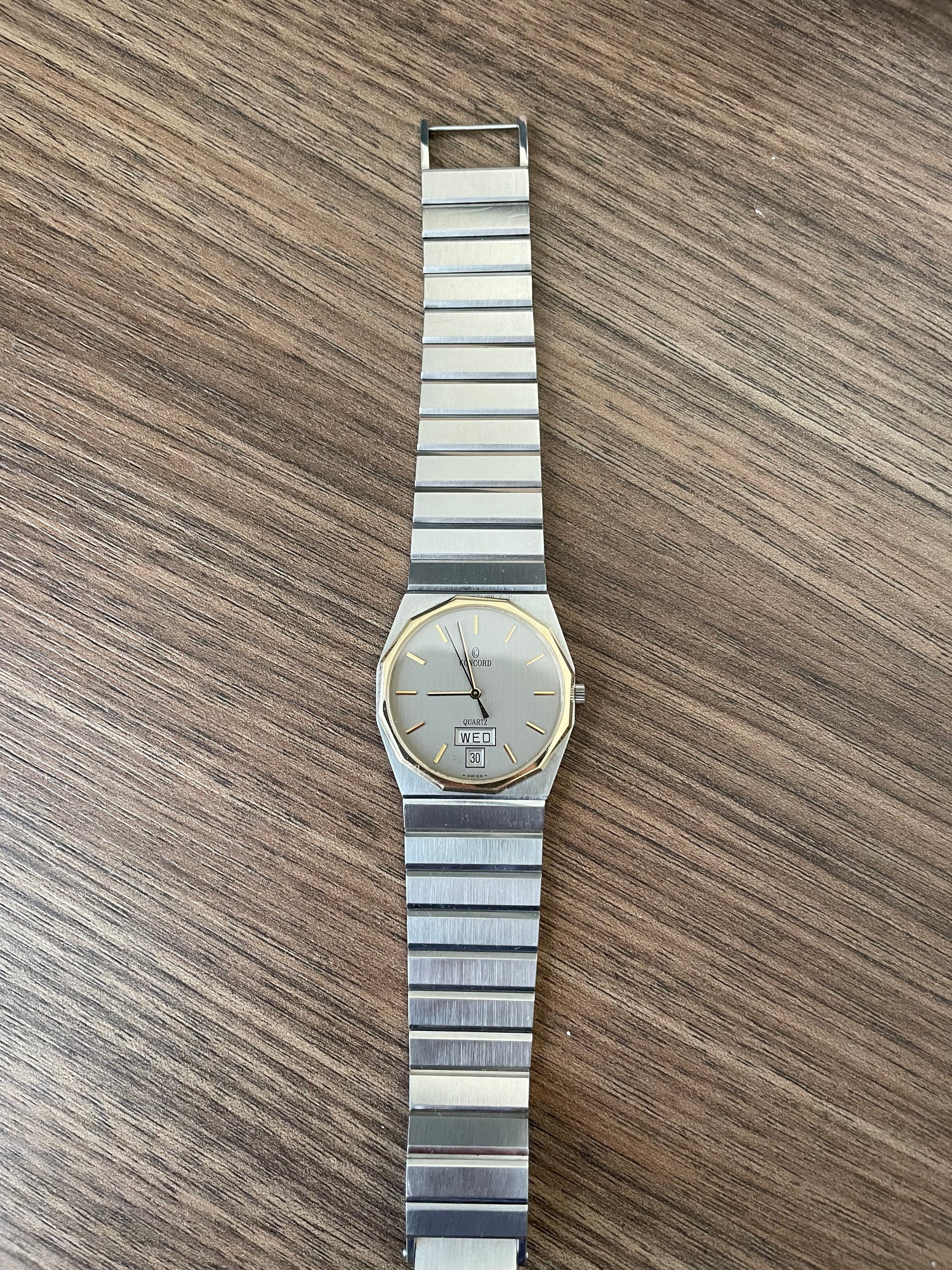 Vintage Concord Mariner SG Calendar Date 18k Gold Bezel And Logo