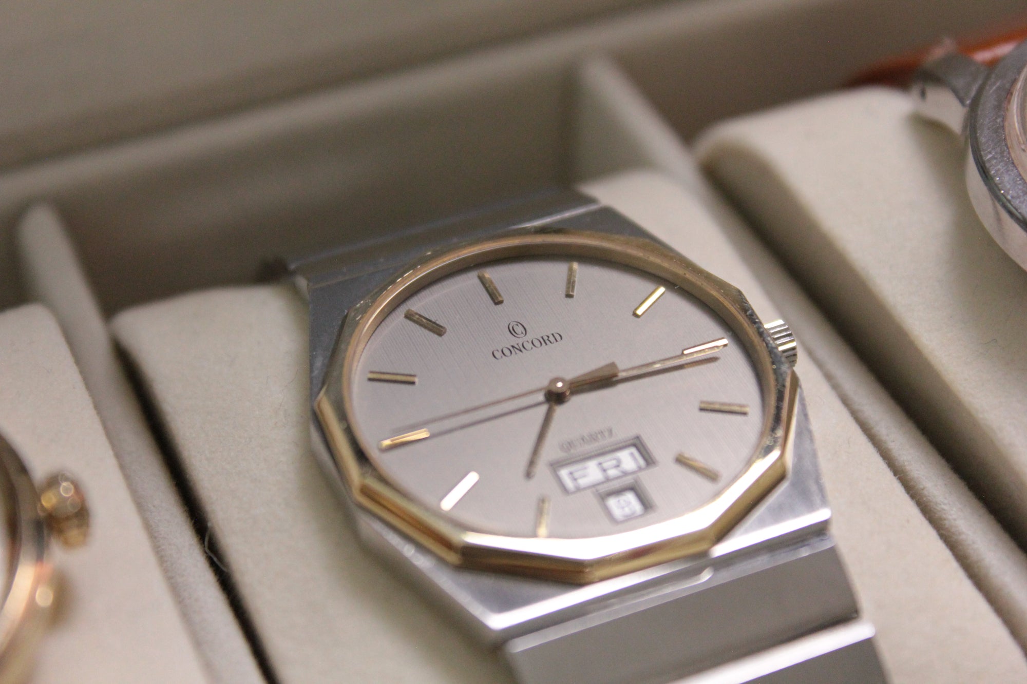Vintage Concord Mariner SG Calendar Date 18k Gold Bezel And Logo